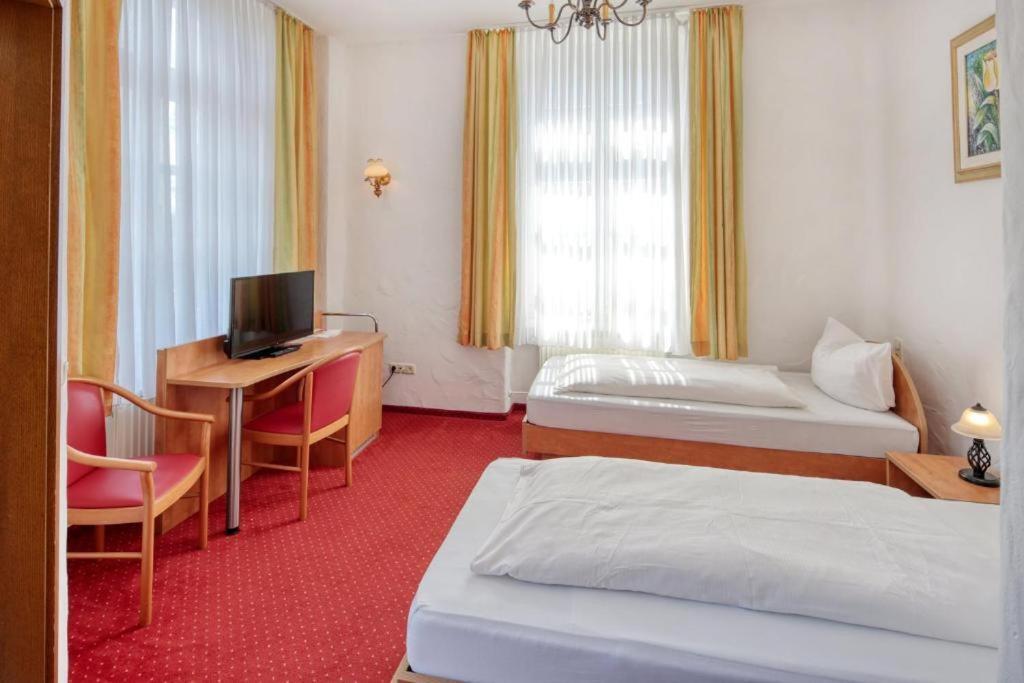 Hotel Restaurant Mathildenhof Pulheim Room photo